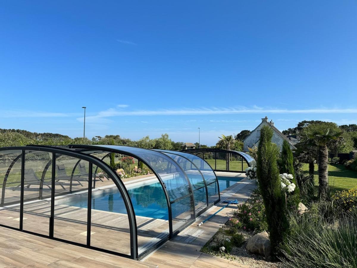 Superbe Villa Tout Confort Avec Piscine Chauffee Er Couverte Et Spa A 2 Pas De La Plage ฟุยส์นอง ภายนอก รูปภาพ