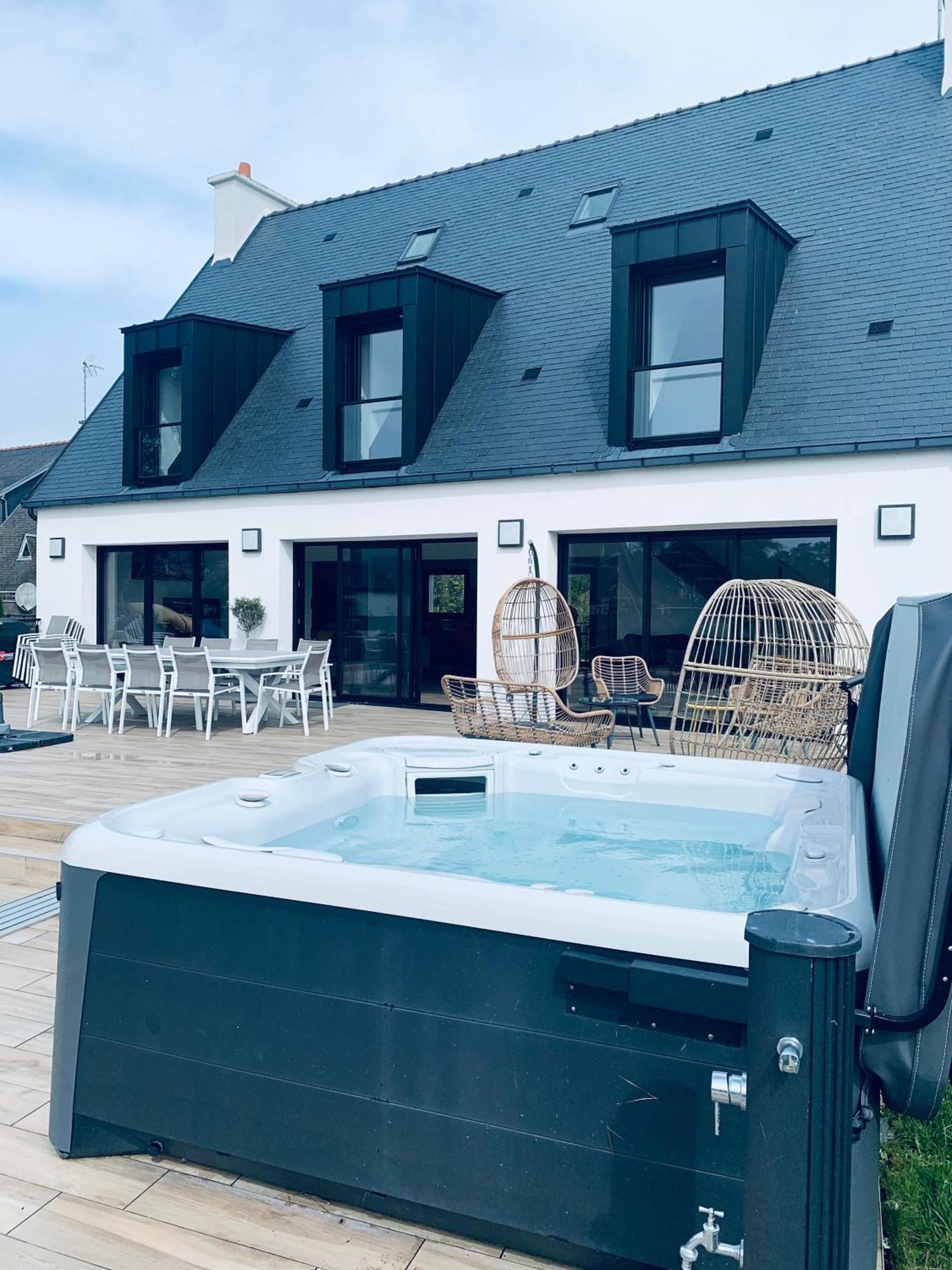 Superbe Villa Tout Confort Avec Piscine Chauffee Er Couverte Et Spa A 2 Pas De La Plage ฟุยส์นอง ภายนอก รูปภาพ